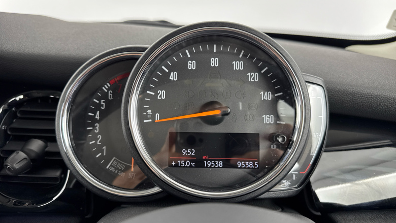 MINI Hatchback 1.5 Cooper Classic 5dr Auto [Nav Pack] Petrol Hatchback